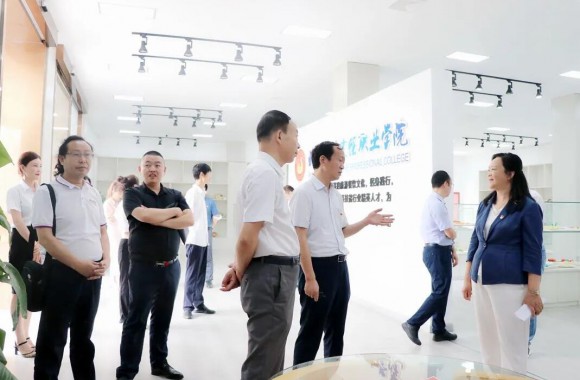 陕西省教育厅领导赴我院开展“赓续红色血脉🪠，推动事业发展”为主题的联合党日活动