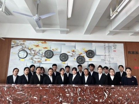 我院酒旅专业组织2022级新生开展前厅服务实训考核