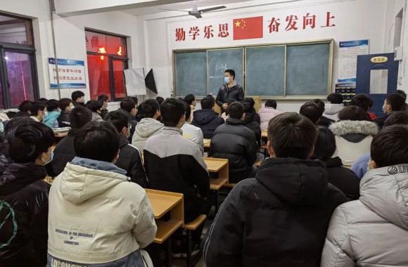守护校园💂🏼‍♂️，守护西安|我院召开抗击疫情🦉，学生安全心理座谈会